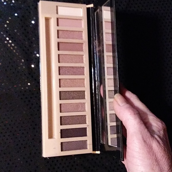 L.A. Girl NUDES Eyeshadow Collection New! 12 Shades! - Picture 3 of 8